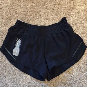 Lululemon Black Hawaii Exclusive Pineapple Shorty Shorts Size 6